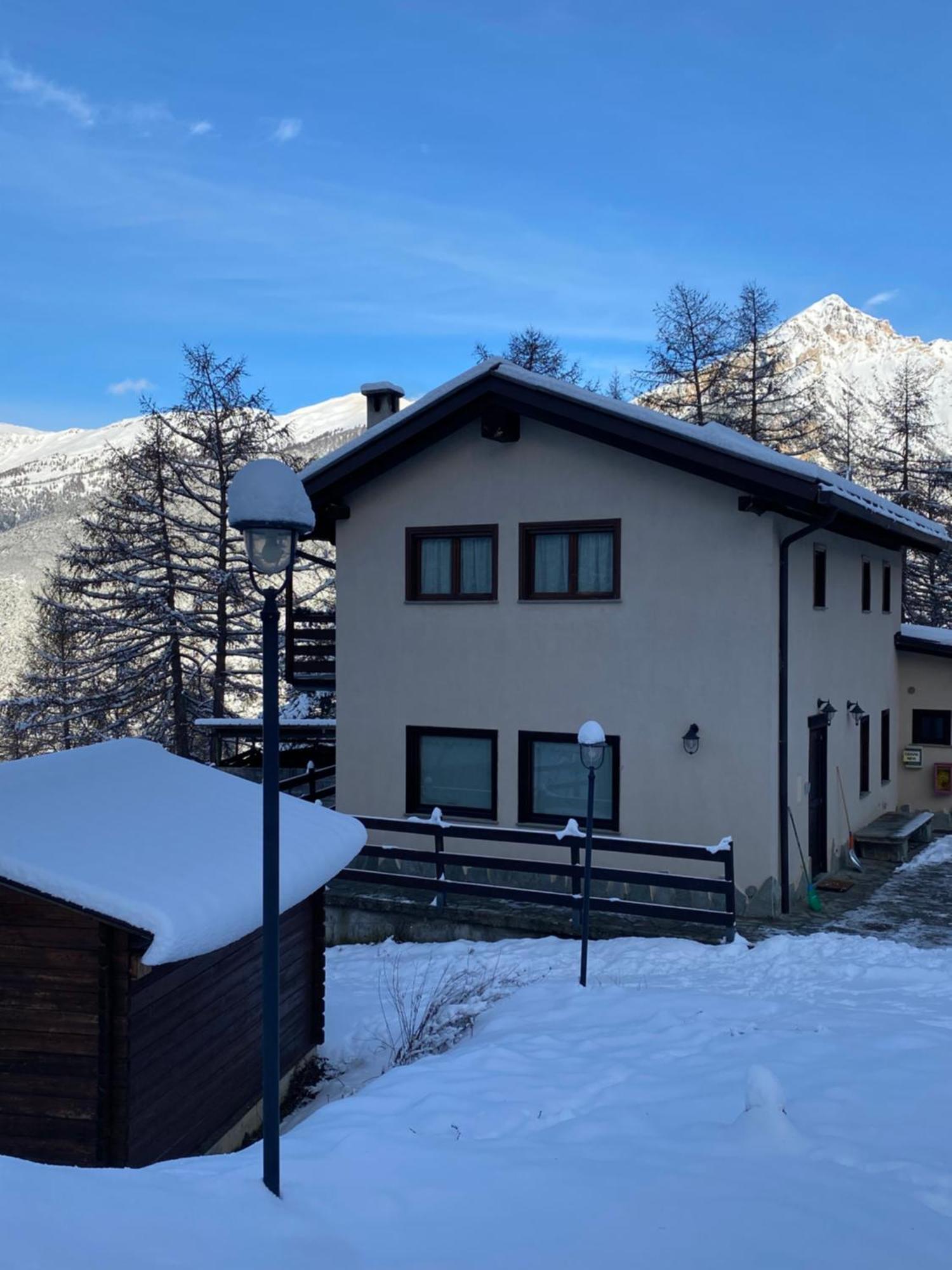 Green Mountain Lodge Oulx Esterno foto